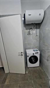 Deluxe Two-Bedroom Apartment with 2 Bathrooms
