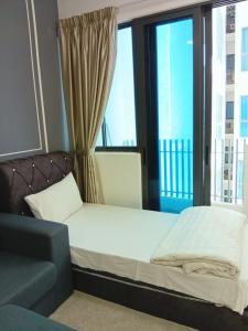 The Lux Suites Infinitum skypool By EXAG