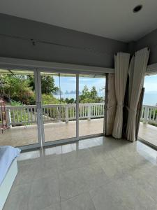 The Sunny Hill Sunset Suite