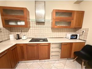 Family and Friends Getaway with 3BR, Yard and BBQ