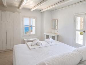 Folegandros Villas Aspropounta Double Room Beachfront
