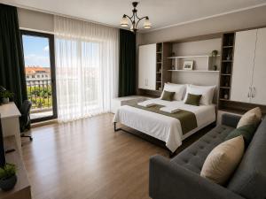 MAMAIA LAKE APARTMENTS
