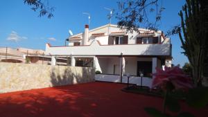 Sweet Holiday House