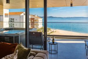 Apartment Amber with Jacuzzi & Sea View