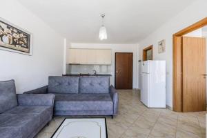 Orikum Beachside Retreat Apartment 13 by PikHost