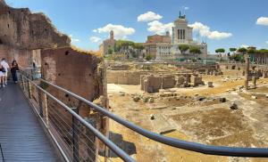 Roma - Una Finestra Incantata sui Fori