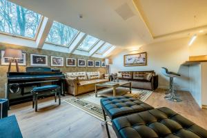 Hills Park Luxury Apartment