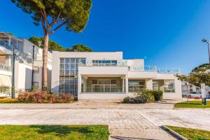 Apart Hotel Perla Resort Lalez Durres by PikHost