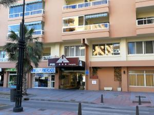 Estudio frente al mar con piscina