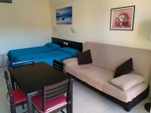 Estudio frente al mar con piscina