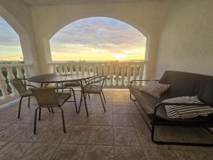 Olea 1930 - Beachfront Studio Apartment for 2