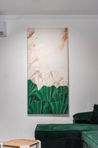 Green Luxe Suite 1 by PikHost