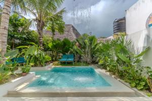 Ideally Located open plan double storey Private Villa Garden & Pool steps to Paje Beach Zanzibar