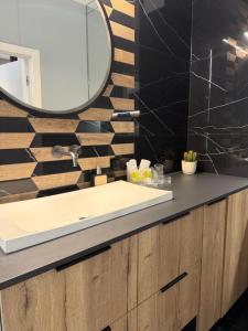 Apartment Royal Wilanów with gym, sauna and private parking space