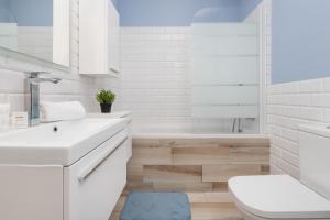 Pastel Lawendowe Wzgórze Studio with Balcony and Parking by Noclegi Renters