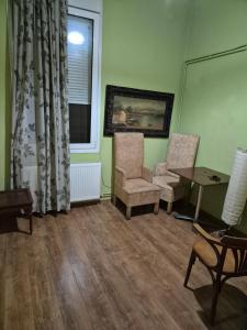 cozy center apartment