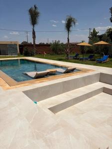 Villa with pool, ping pong table, trampoline