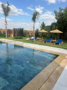 Villa with pool, ping pong table, trampoline