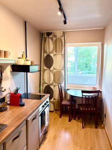Freshly Renovated Black & Sand Studio