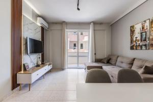 Relax by the Sea 1BR Apartment by PikHost