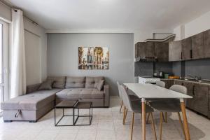 Relax by the Sea 1BR Apartment by PikHost