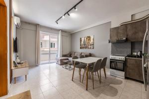 Relax by the Sea 1BR Apartment by PikHost