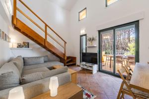 Villa Dita Qerret Relaxing Beachfront Stay by PikHost