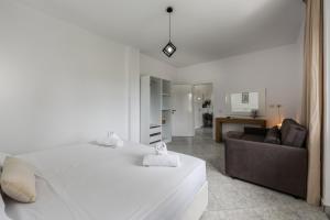 1BR Apartment with Mountain Views Golem by PikHost