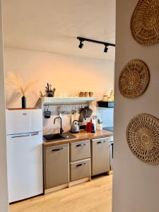 Freshly Renovated Black & Sand Studio