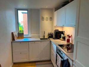 Bright, colorful apartment with a balcony in the heart of Odense