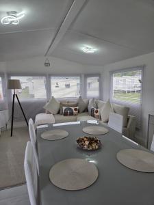 Carlys Cosy Caravan