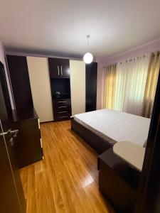 Lake & Park View Apartment Pogradec