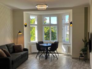 Vrsovice Square View Apartment