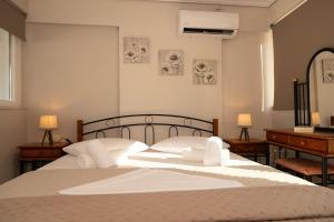SMAROULAS HOME - Magical view in the heart of Samos