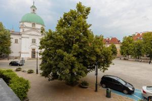 Warsaw New Town Square Apartment for 5 Guests by Noclegi Renters