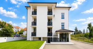 Park and Fly Belgrade Airport Apartments