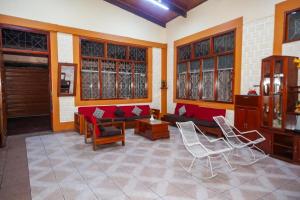 Linda Casona con piscina AC wifi mall para 12 personas