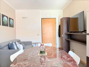 PP15 - Porto Potenza, bilocale con balcone vista mare