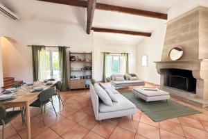 Villa Océane Spacious House with Swimming Pool Pernes-les-Fontaines