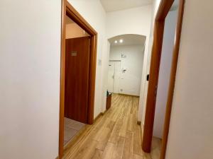Casa Vacanza da ELENA 3 - Bilocale in prossimità della Stazione FS Verona Porta Nuova