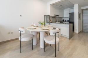 High Floor Fully Furnished Spacious