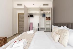 High Floor Fully Furnished Spacious