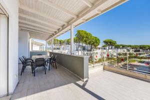Spacious Apartment Near the Beach Gjiri i Lalzit by PikHost