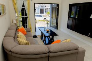 Beyond Escape-Solar-Powered-3BDRM-Near Ocho Rios