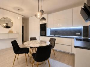 Ella Apartment