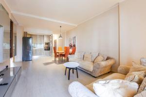 Marina Mirage Apartment by PikHost