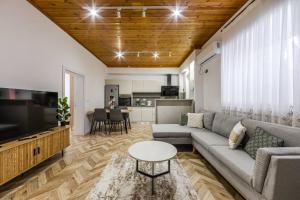 Konak Olive Guesthouse Heart of Vlora by PikHost