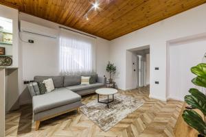 Konak Olive Guesthouse Heart of Vlora by PikHost