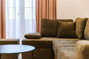 A&H Azure Apartaments 2BR by PikHost