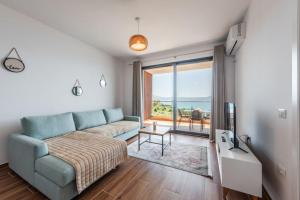 Exclusive Seafront Apartments by PikHost